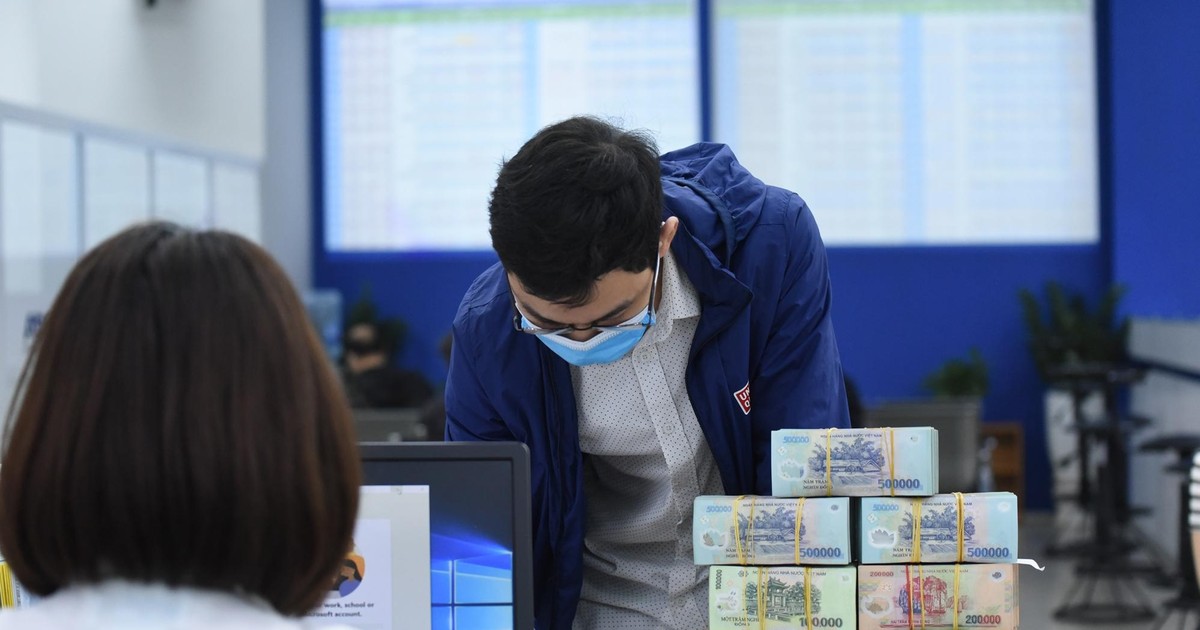 tien gui ngan hang tang dot bien nha dau tu se can cho bao lau de giai ngan 65b3a96d17778