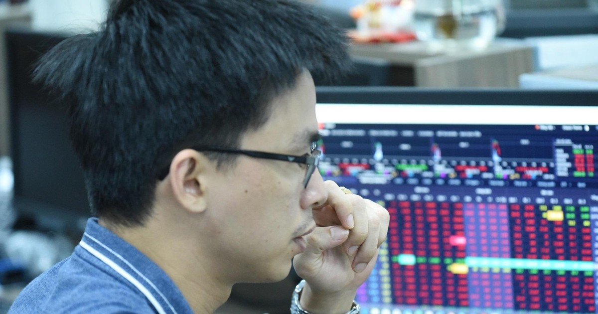 giao dich chung khoan sang 8 3 thi truong chim trong sac do 65eba31e6deef