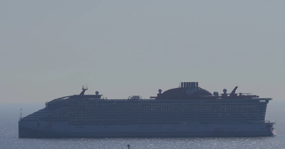 mot tau vien tro mang theo 200 tan thuc pham dang toi gaza 65f0436094df0